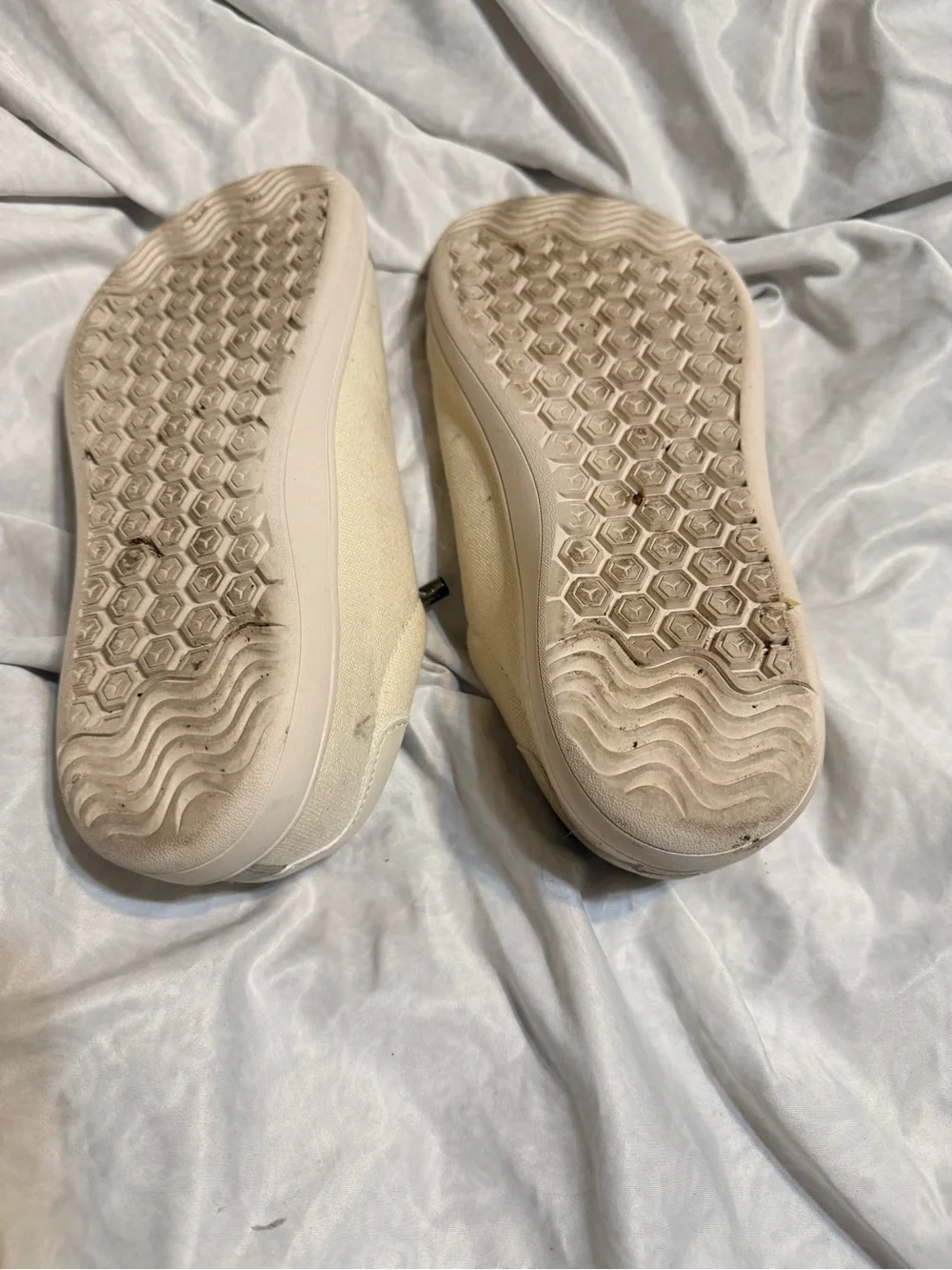 Hobibear Women's Cream Athletic Sneakers - Low-Profile Comfort